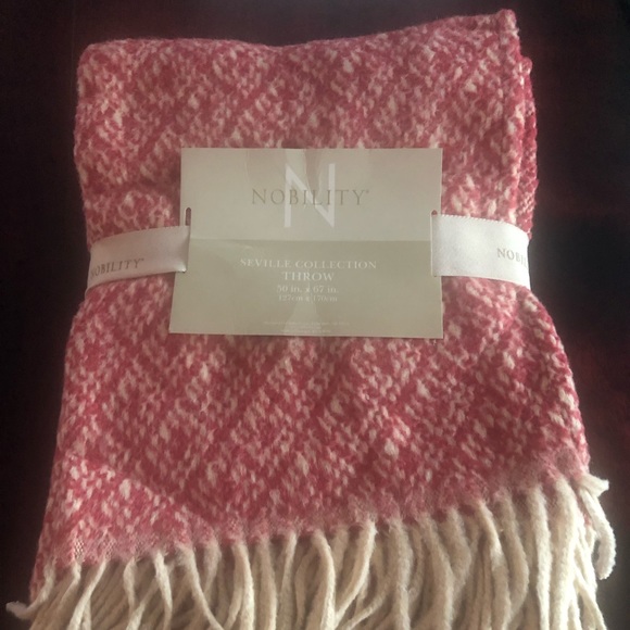 Nobility (for Dillard’s) Cotton/Polyester Throw - Picture 1 of 4